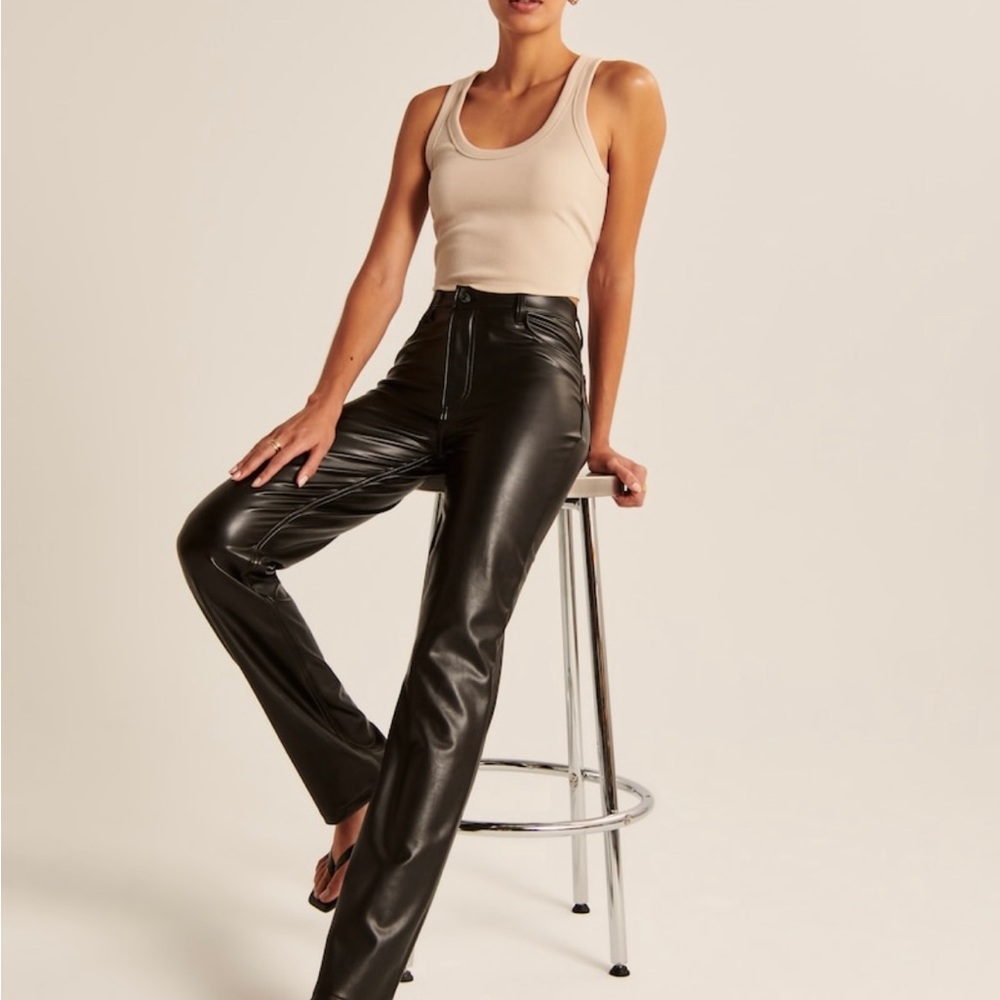 Abercrombie & Fitch “The 90’s Straight Ultra High Rise” Pants Size 4 Regular